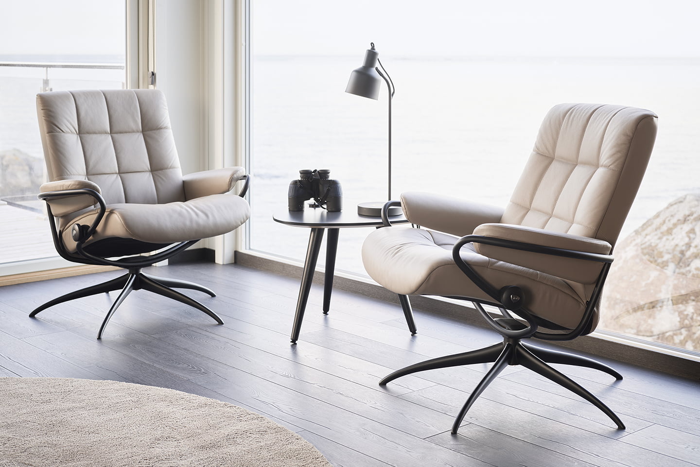 Stressless® London low back recliners at Runde