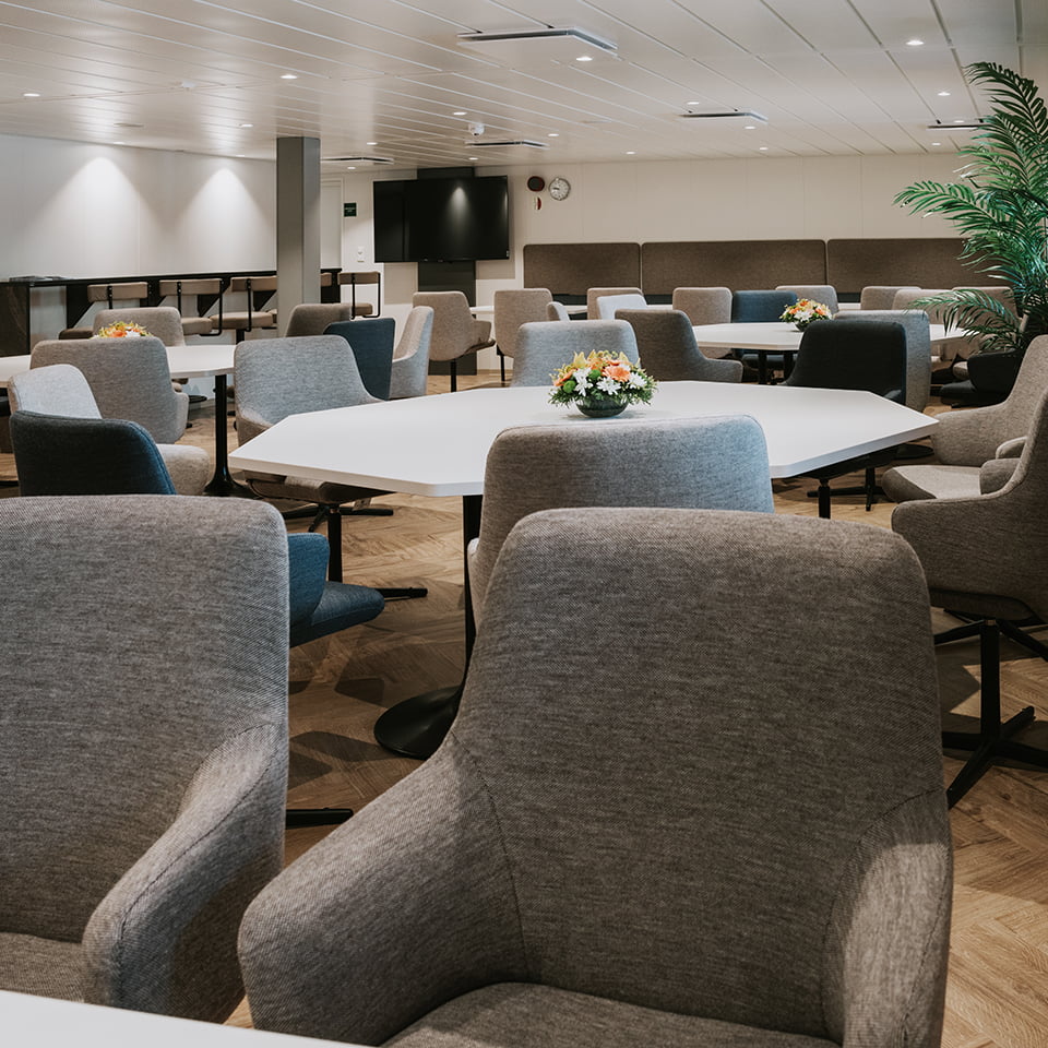 On board Nordwind Gale's cantineen