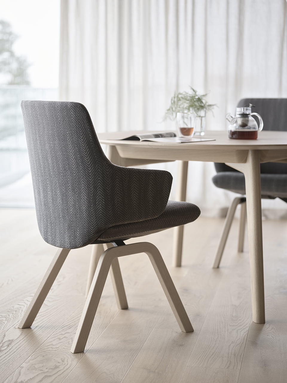 Stressless® Basil dining chair with arms